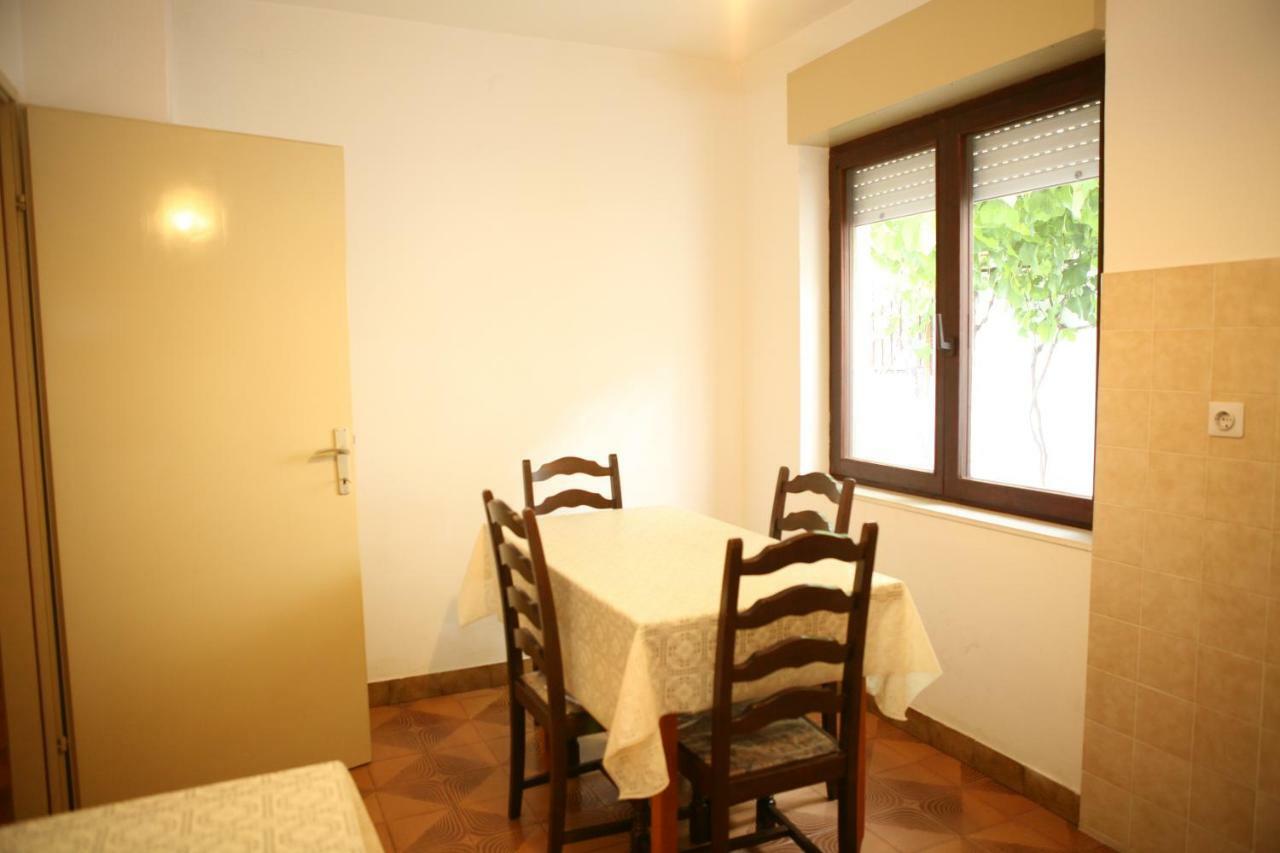 Rooms And Apartments Kurtovic Donji Seget Exterior foto